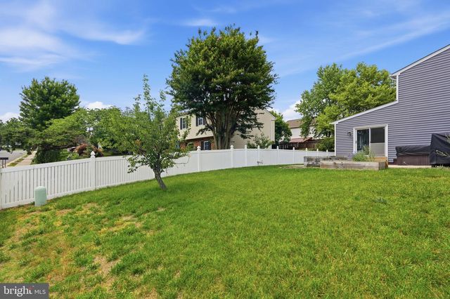 1300 BAYSHIRE LN, Herndon, VA 20170