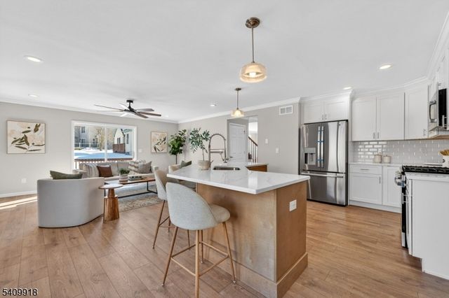 5 Witherwood Dr, Hardyston Twp., NJ 07419