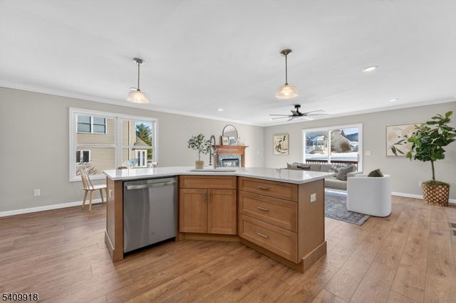 5 Witherwood Dr, Hardyston Twp., NJ 07419