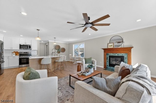 5 Witherwood Dr, Hardyston Twp., NJ 07419