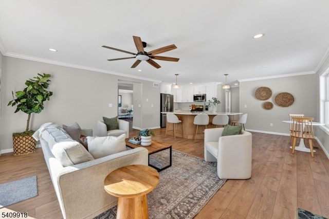 5 Witherwood Dr, Hardyston Twp., NJ 07419