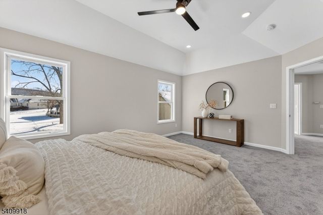 5 Witherwood Dr, Hardyston Twp., NJ 07419