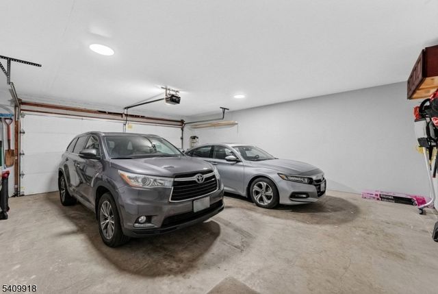 5 Witherwood Dr, Hardyston Twp., NJ 07419