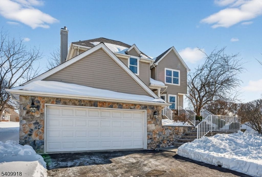 5 Witherwood Dr, Hardyston Twp., NJ 07419