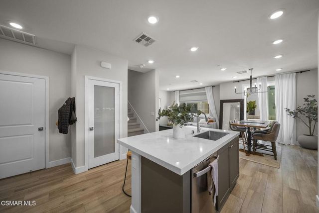 2556 Little Rock Lane, Simi Valley, CA 93065