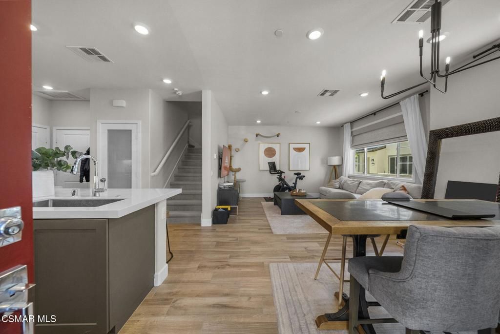 2556 Little Rock Lane, Simi Valley, CA 93065