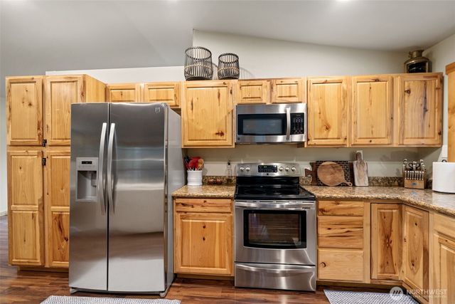 431 N Mountain View Drive, Hoodsport, WA 98548