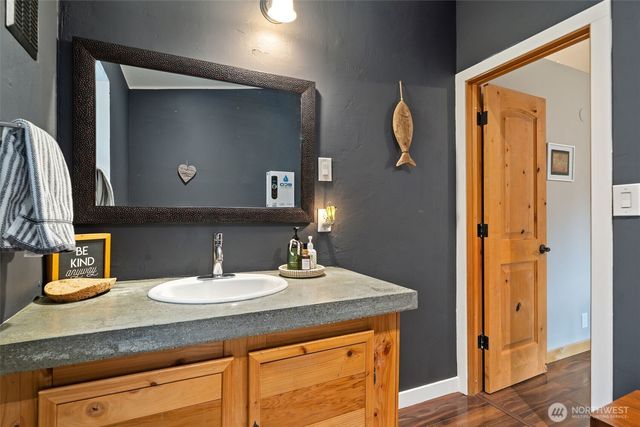431 N Mountain View Drive, Hoodsport, WA 98548