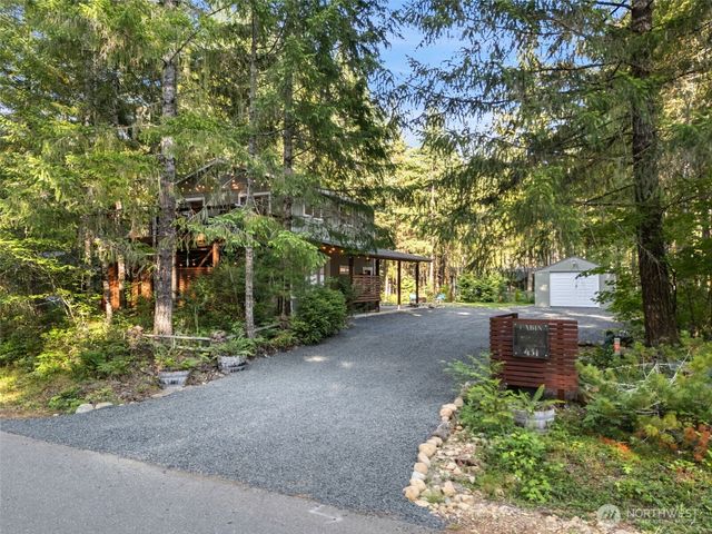 431 N Mountain View Drive, Hoodsport, WA 98548
