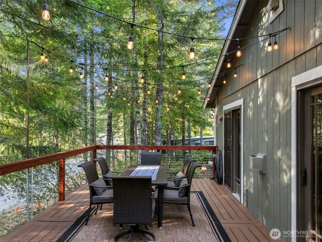 431 N Mountain View Drive, Hoodsport, WA 98548