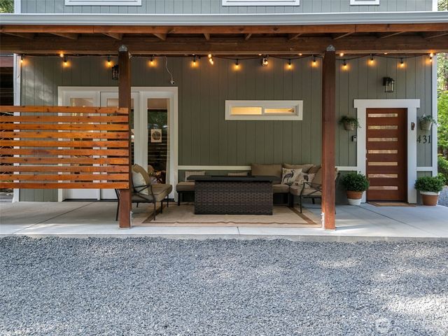 431 N Mountain View Drive, Hoodsport, WA 98548