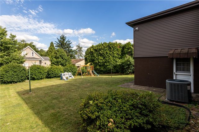412 Phillips Ave, Stowe Twp, PA 15136