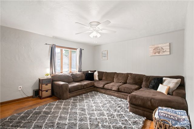 412 Phillips Ave, Stowe Twp, PA 15136