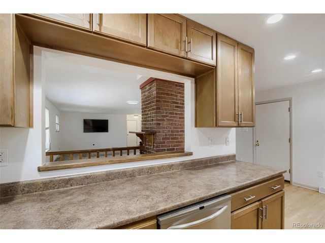 6421 Independence St, Arvada, CO 80004