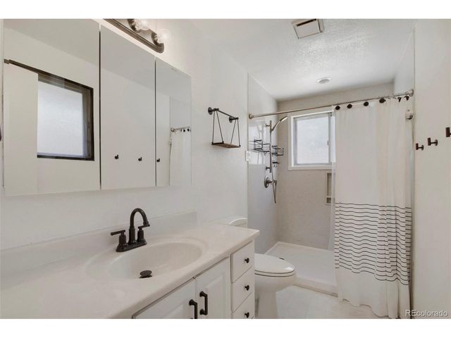 6421 Independence St, Arvada, CO 80004