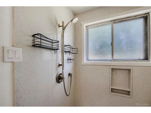 6421 Independence St, Arvada, CO 80004