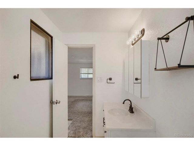 6421 Independence St, Arvada, CO 80004