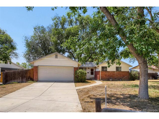 6421 Independence St, Arvada, CO 80004