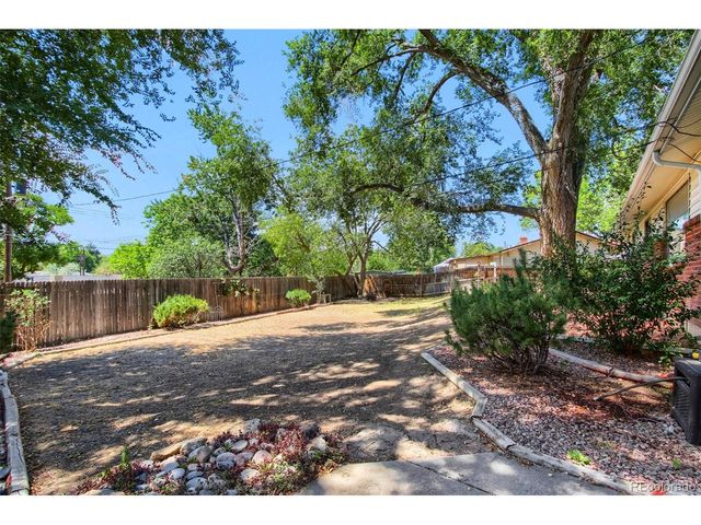 6421 Independence St, Arvada, CO 80004