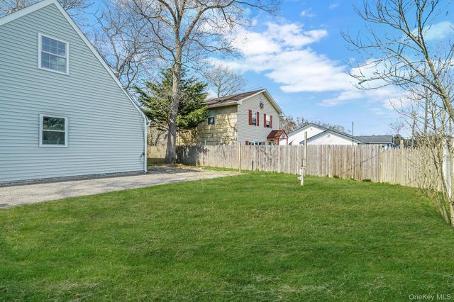 41 Seaside Avenue, Patchogue, NY 11772