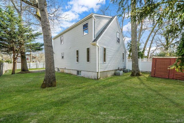 41 Seaside Avenue, Patchogue, NY 11772