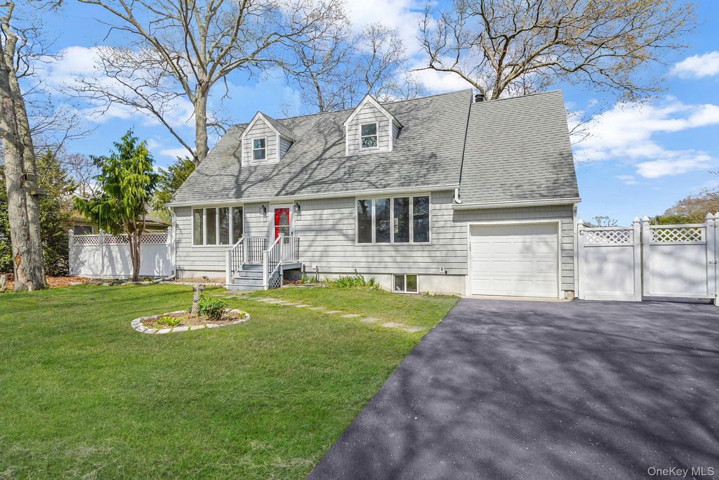 41 Seaside Avenue, Patchogue, NY 11772
