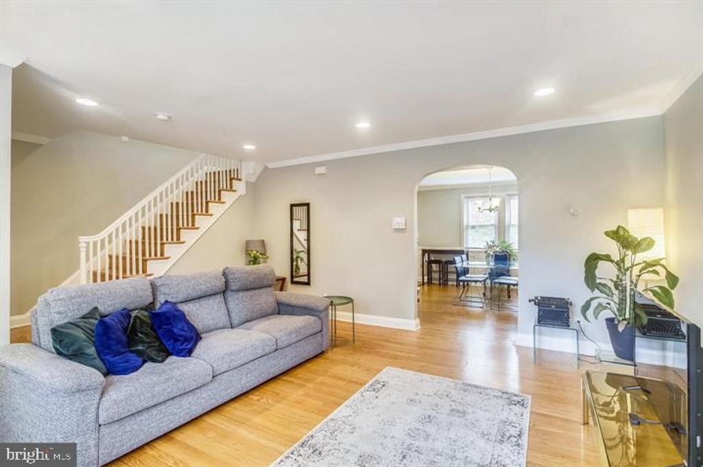 Image 2 of property listing at 1515 NORTHGATE, Baltimore, MD 21218