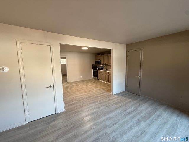 388 South main Street 7, Seymour, CT 06483