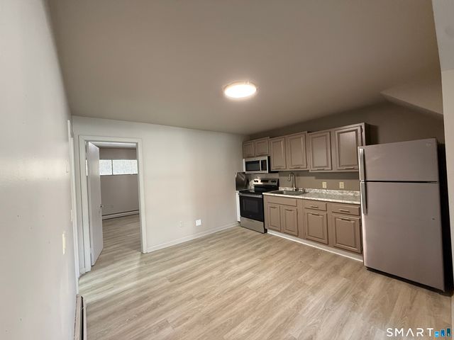 388 South main Street 7, Seymour, CT 06483