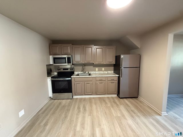 388 South main Street 7, Seymour, CT 06483