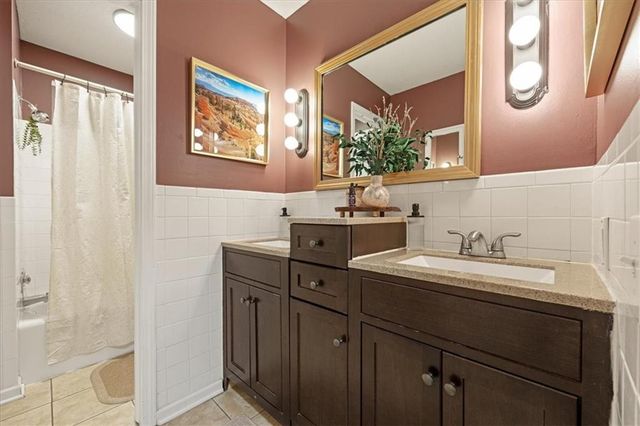 920 W 100 Street, Kansas City, MO 64114