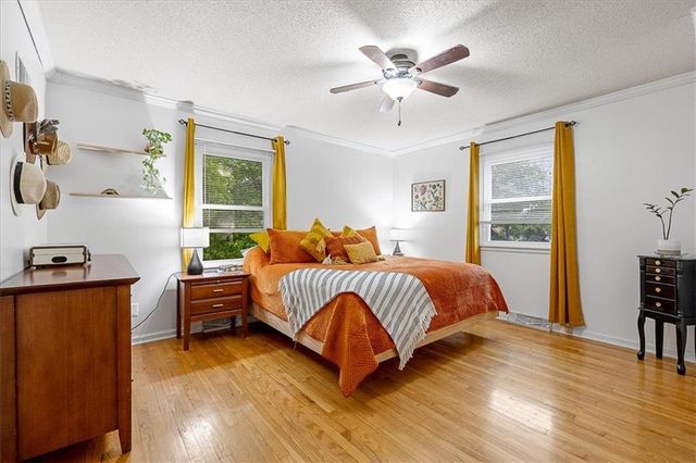 920 W 100 Street, Kansas City, MO 64114