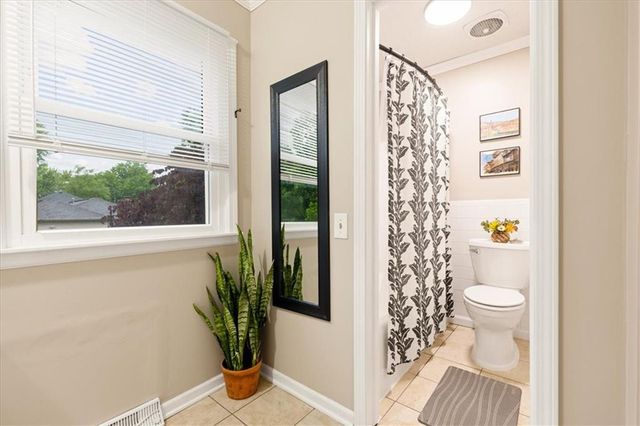 920 W 100 Street, Kansas City, MO 64114