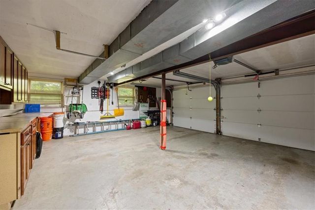 920 W 100 Street, Kansas City, MO 64114