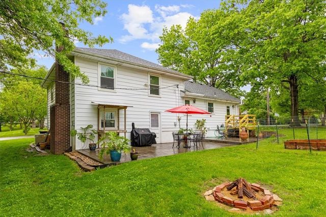 920 W 100 Street, Kansas City, MO 64114