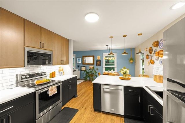 920 W 100 Street, Kansas City, MO 64114