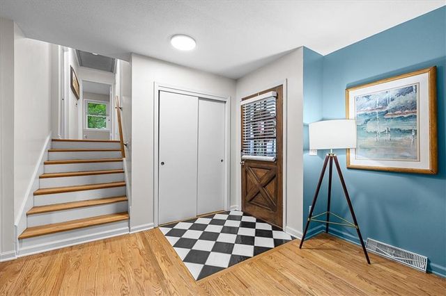 920 W 100 Street, Kansas City, MO 64114
