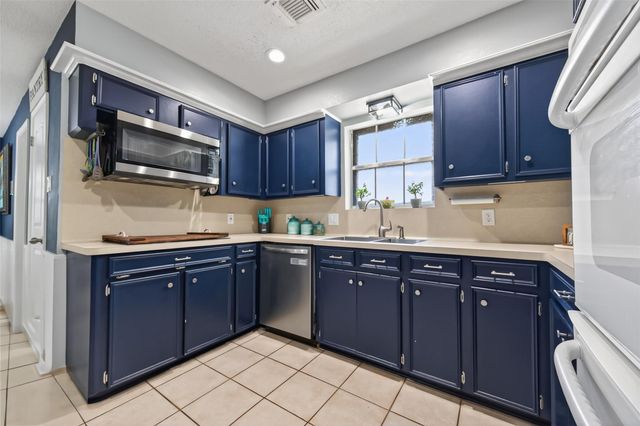 1011 Marne Lane, Houston, TX 77090