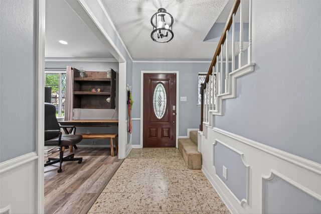 1011 Marne Lane, Houston, TX 77090