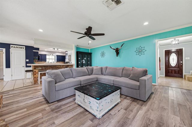 1011 Marne Lane, Houston, TX 77090