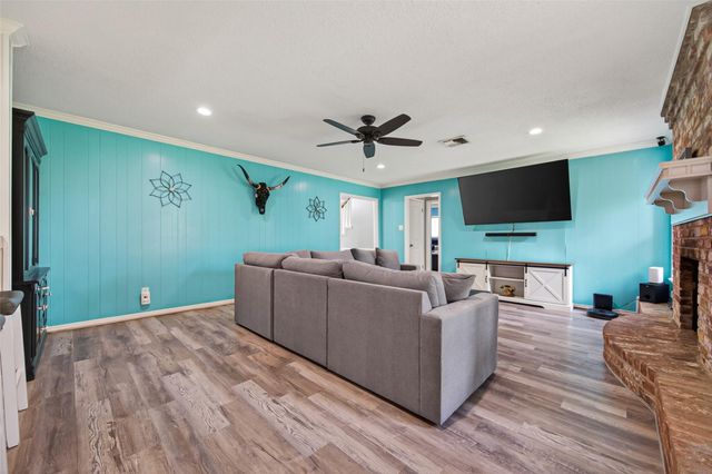 1011 Marne Lane, Houston, TX 77090