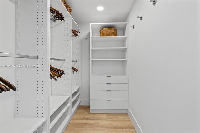 10 Venetian Way 501, Miami Beach, FL 33139