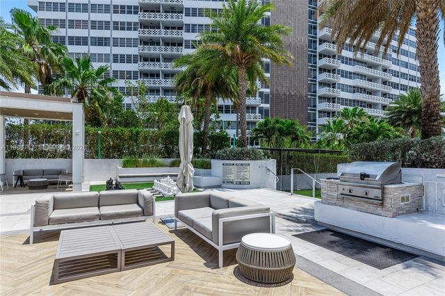 10 Venetian Way 501, Miami Beach, FL 33139