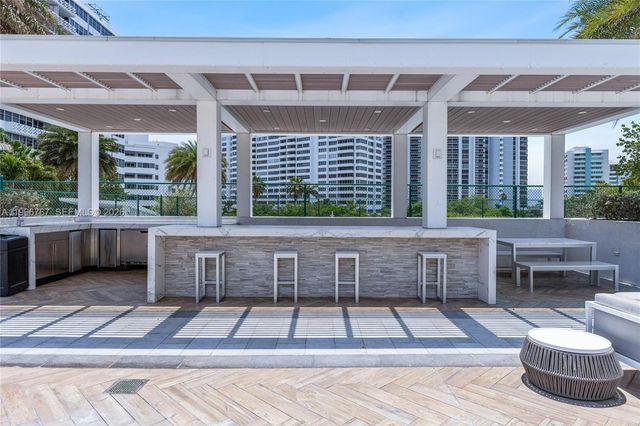 10 Venetian Way 501, Miami Beach, FL 33139