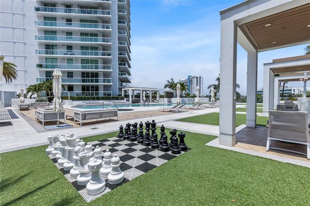 10 Venetian Way 501, Miami Beach, FL 33139