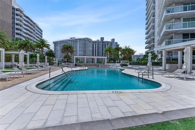 10 Venetian Way 501, Miami Beach, FL 33139