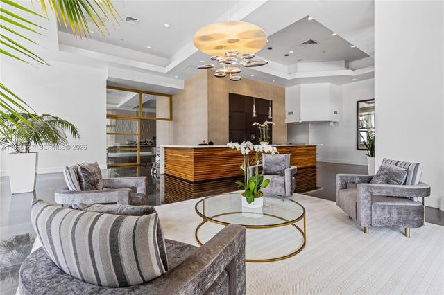 10 Venetian Way 501, Miami Beach, FL 33139