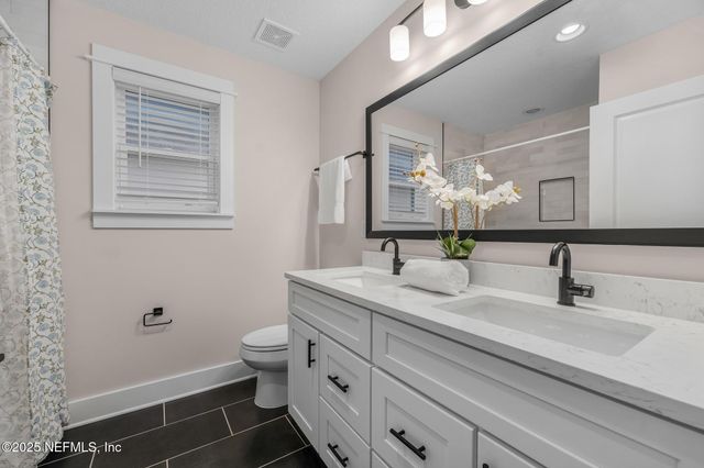 8861 AMALFI Court, Jacksonville, FL 32217
