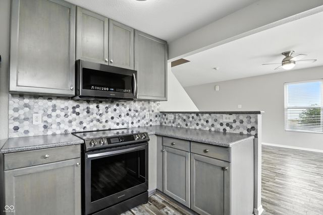 1236 N Aberdeen Drive, Franklin, IN 46131