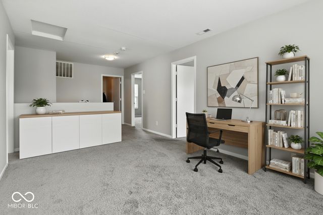 1236 N Aberdeen Drive, Franklin, IN 46131